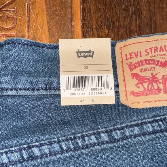 NWT Levi’s Slim Straight Jeans ✔️ - Picture 4 of 4